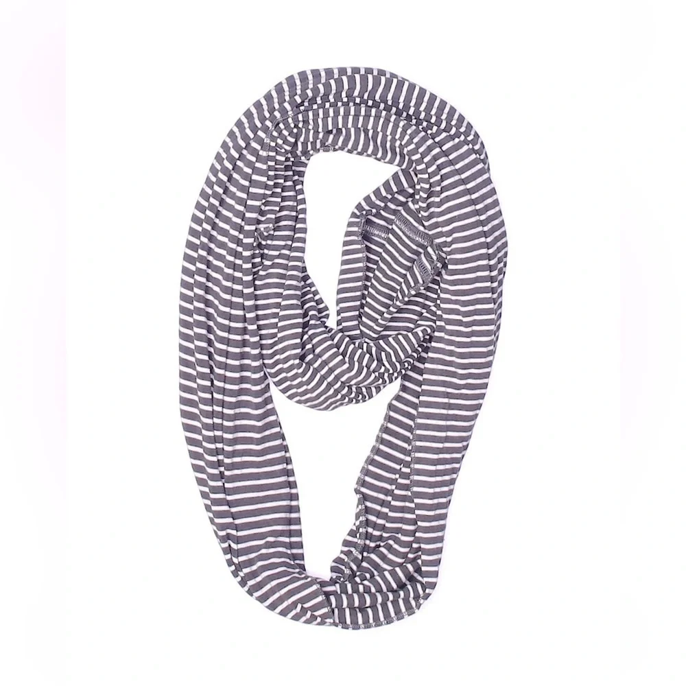 🆕 REVOLVE LA MADE Ribbed Infinity Scarf gray and white stripe one size fits all